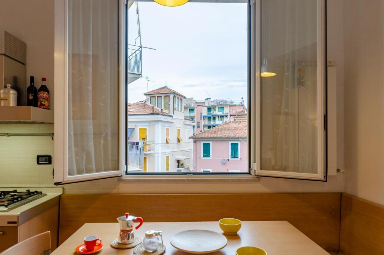 Joivy Apt For 4, Metres From Beach, In Σέστρι Λεβάντε Εξωτερικό φωτογραφία