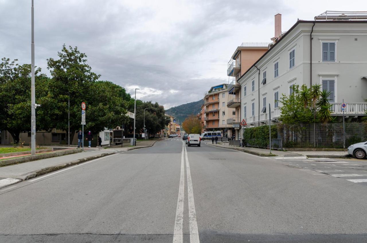 Joivy Apt For 4, Metres From Beach, In Σέστρι Λεβάντε Εξωτερικό φωτογραφία