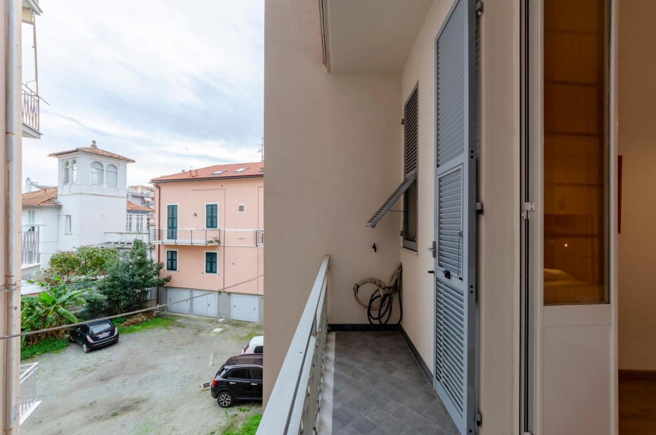 Joivy Apt For 4, Metres From Beach, In Σέστρι Λεβάντε Εξωτερικό φωτογραφία